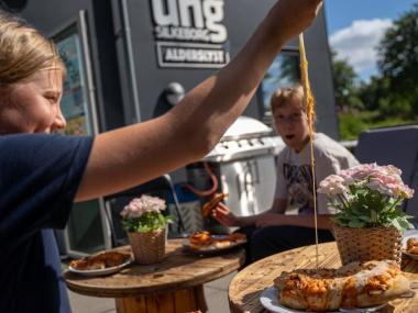 Pizza og sommerhygge i Alderslyst Klub